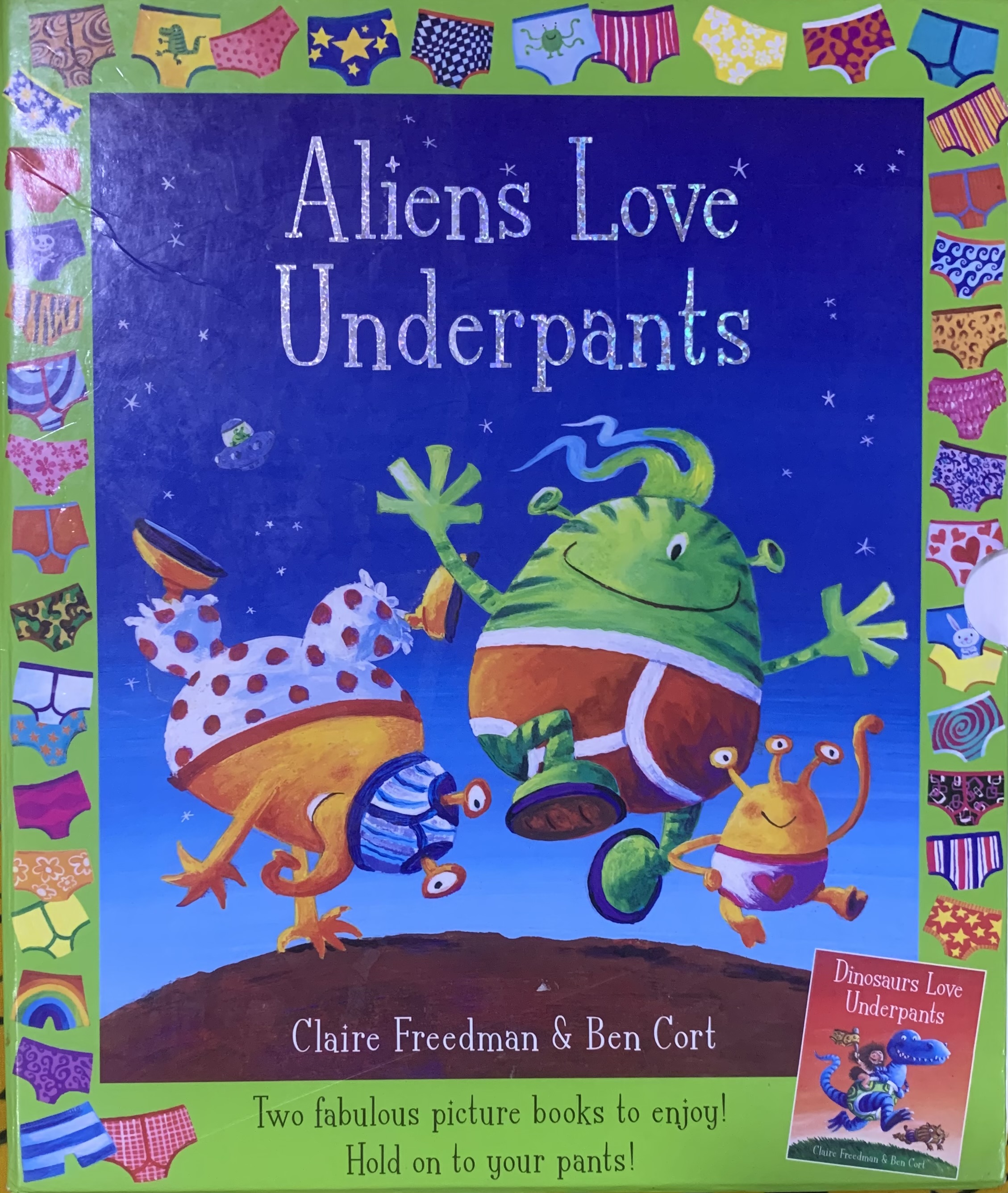 ALIENS / DINOSAURS LOVE UNDERPA